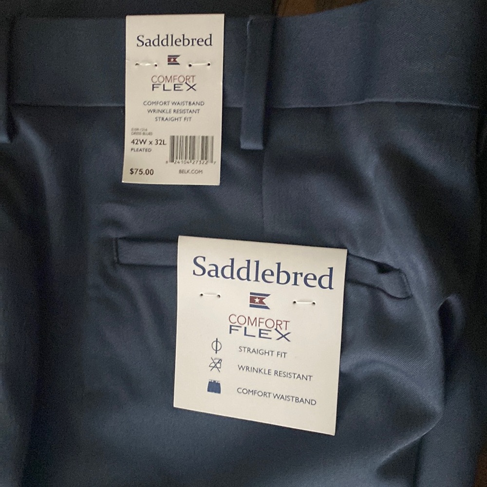 Brand new with tags! Men’s dress pants, navy Saddlebred.